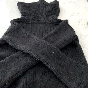 VS Moda International wool sweater